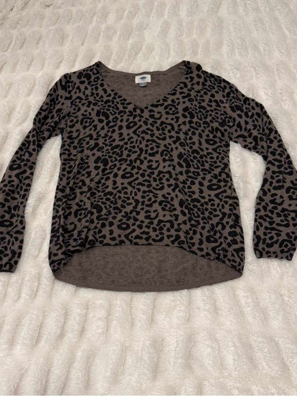 Old Navy Gray and Black Leopard Print V-Neck Lightweight Sweater